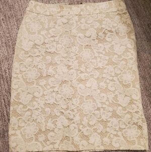 Size 6 Cream Banana Republic Skirt